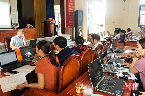 UBND xã Phương Điền tổ chức tập huấn sử dụng phần mềm QLVB & HSCV cho CBCC xã.